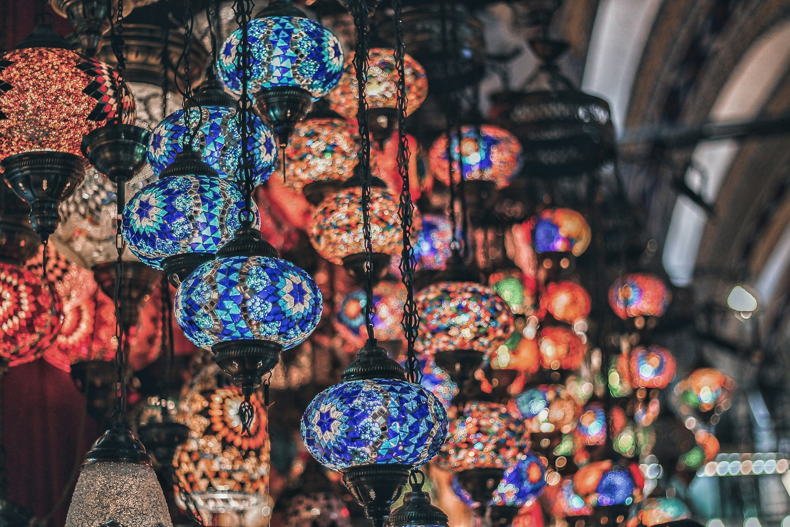Hanging Turkish lamps in Istanbul